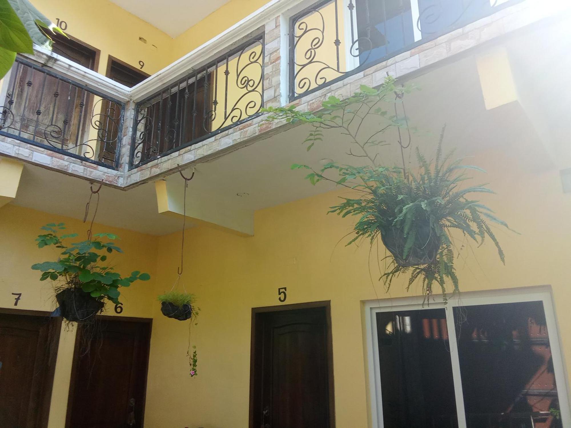 Hotel Bruno's Place El Remate Exterior foto
